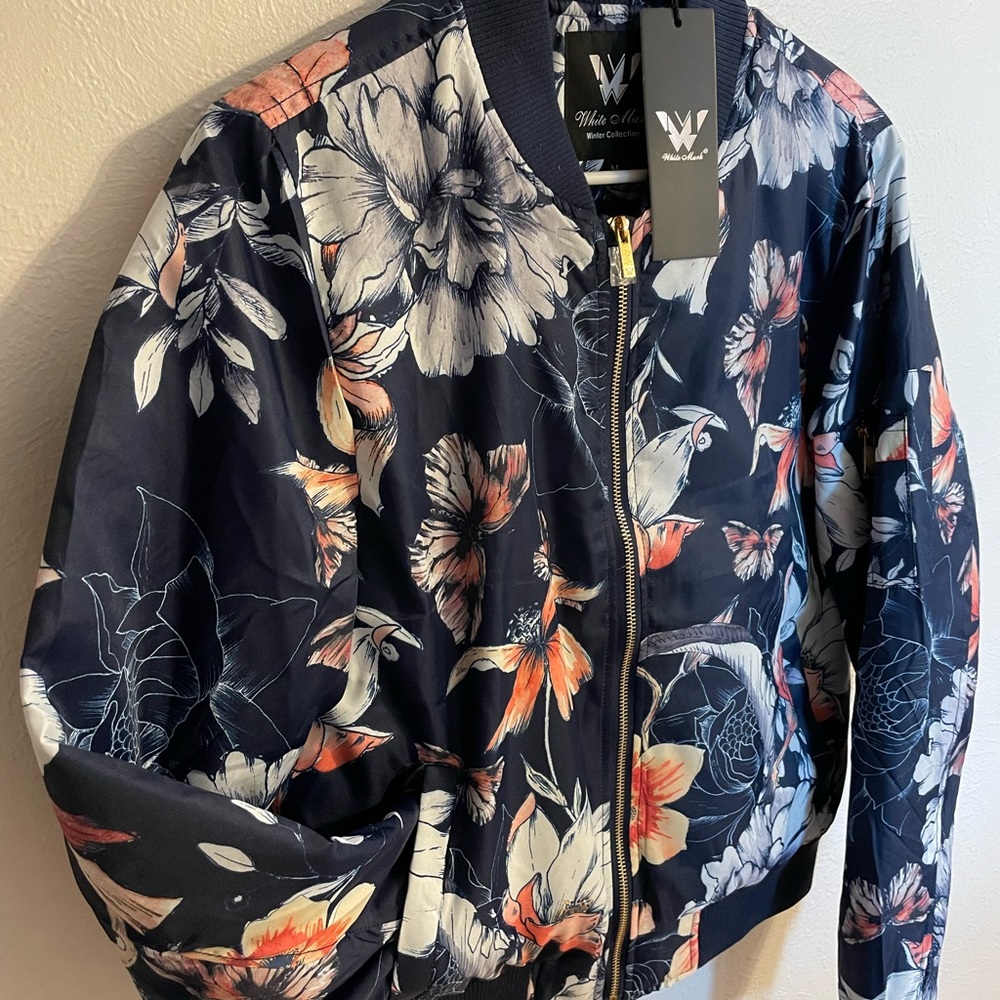 Beautiful and sporty chic floral bomber